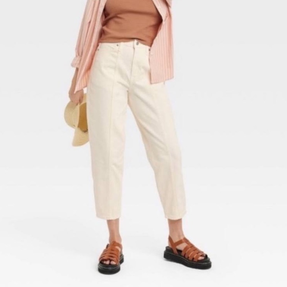Womens high rise pants in the color cream, Size 2. New without tags!